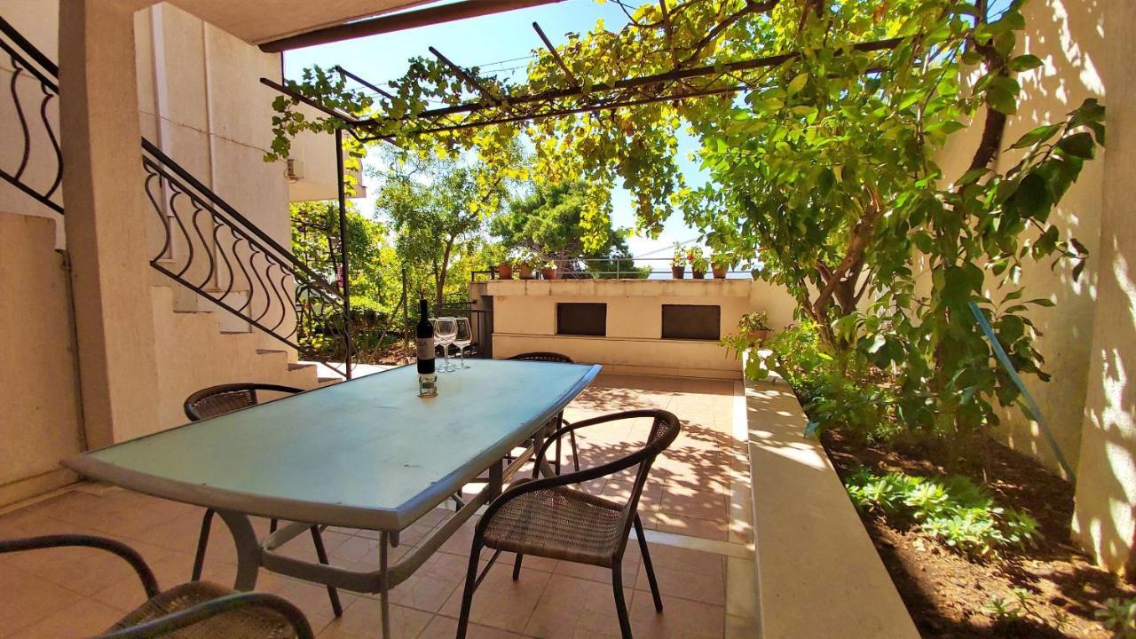 Apartments Gajo Omis Exterior photo